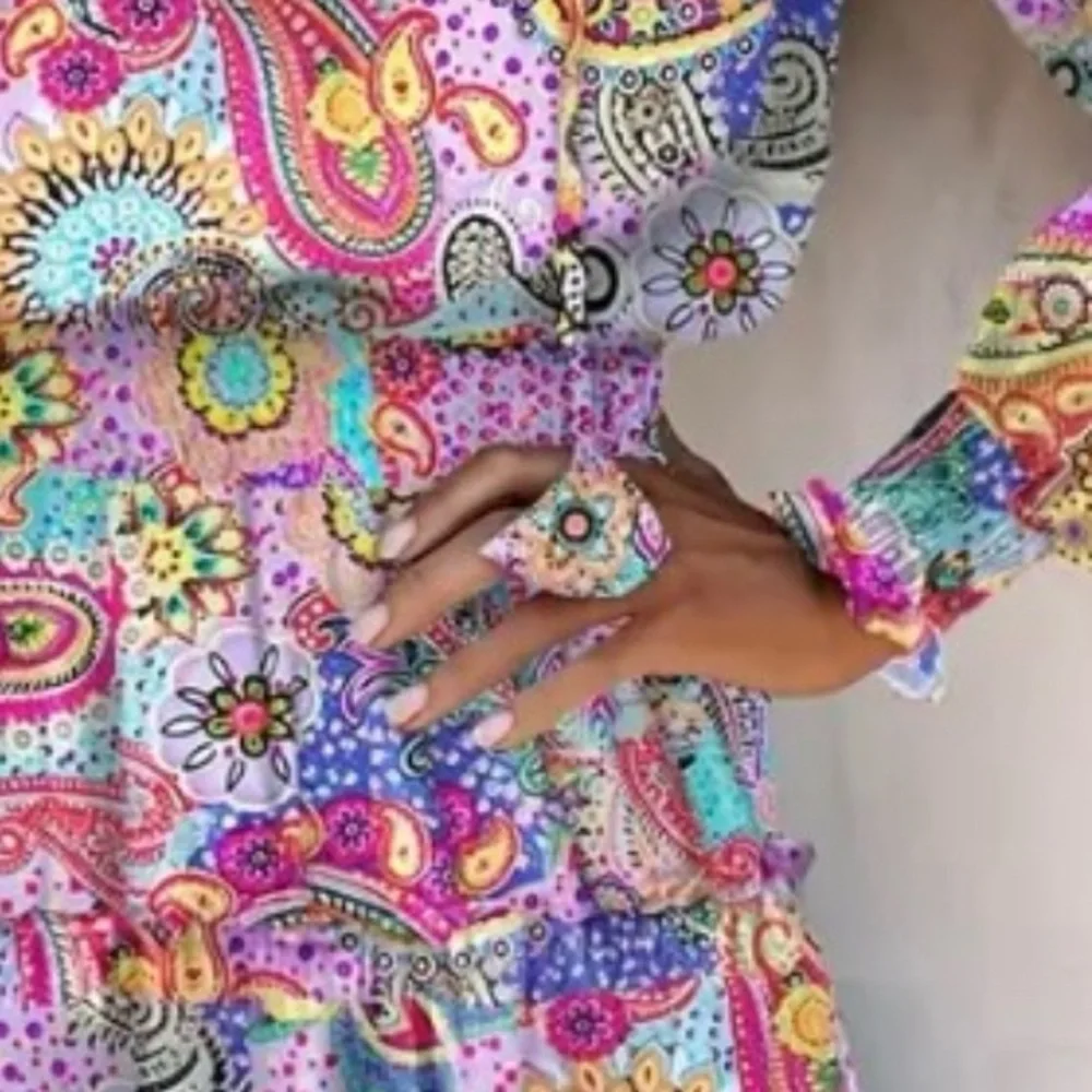 Colorful Paisley Print Women's V-Neck Dress - Picture 5 of 8